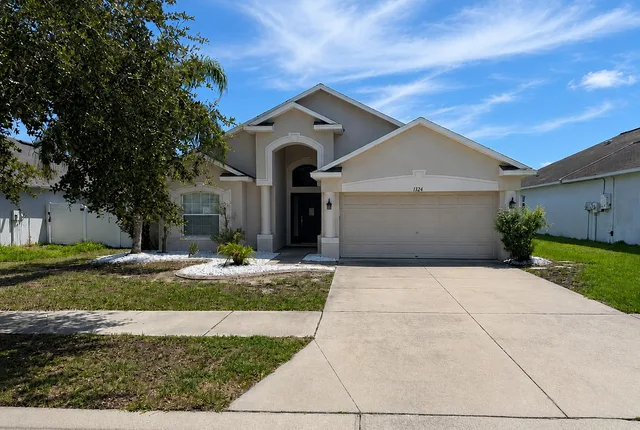 Front exterior of 2242 Colville Chase Drive in Ruskin, Florida